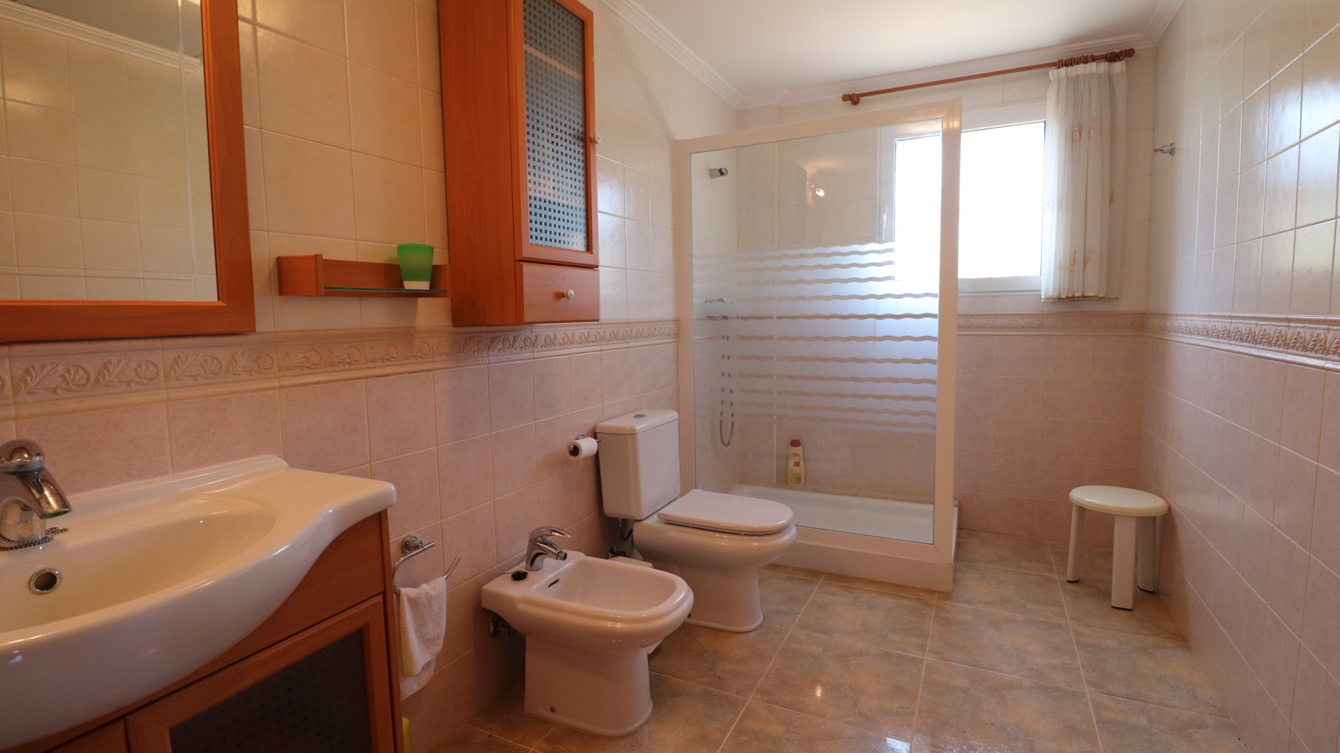 Videresalg - Finca landejendom -
Algorfa