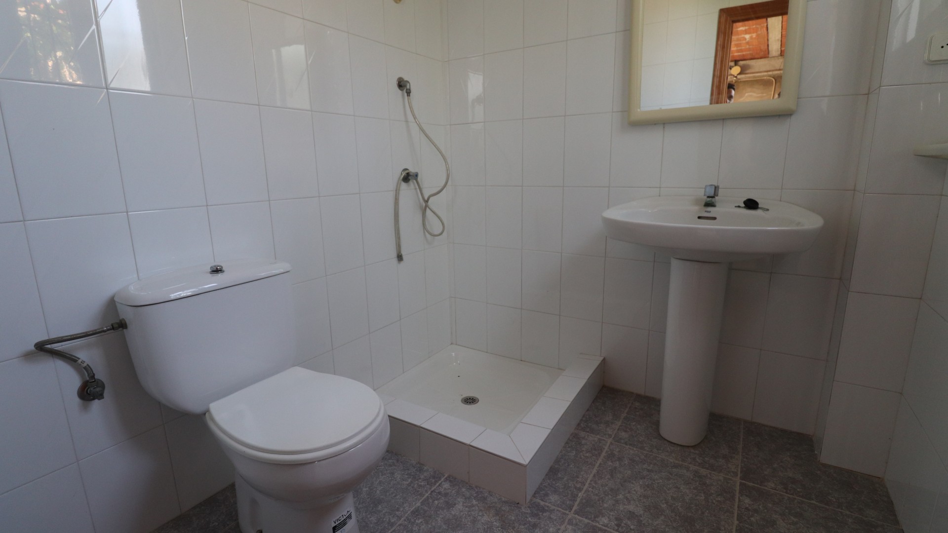 Videresalg - Finca landejendom -
Algorfa