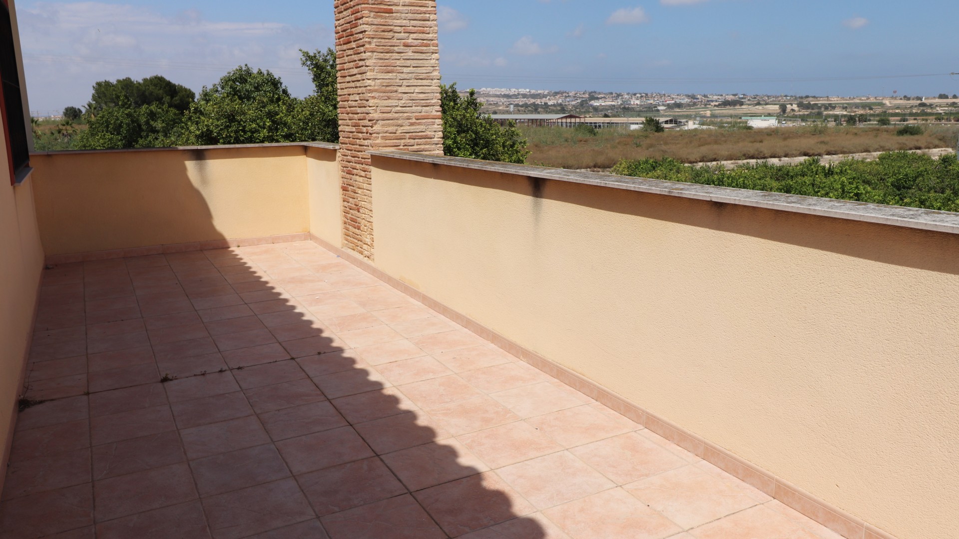 Videresalg - Finca landejendom -
Algorfa