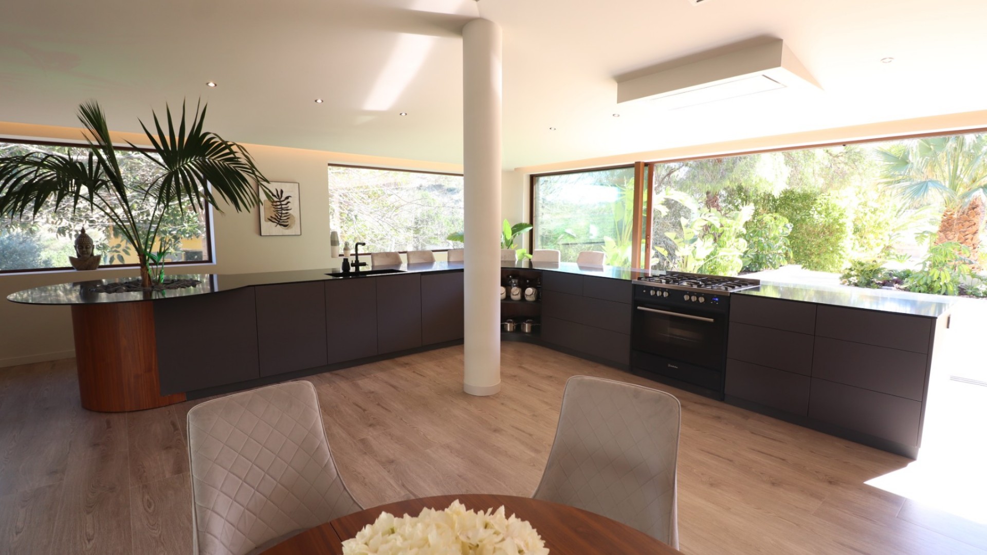 Videresalg - Finca landejendom -
Aspe - Aspe - Country