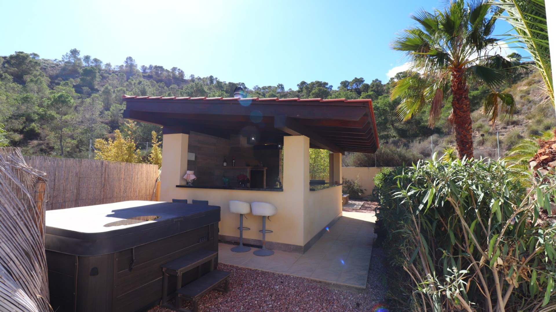 Videresalg - Finca landejendom -
Aspe - Aspe - Country