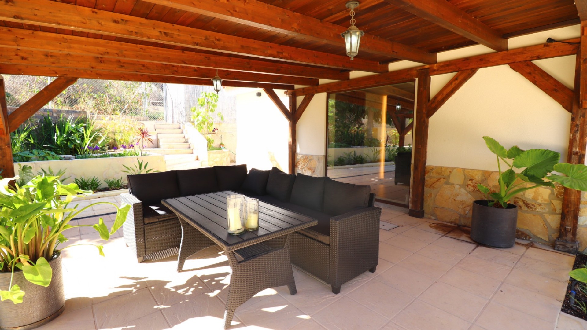 Videresalg - Finca landejendom -
Aspe - Aspe - Country