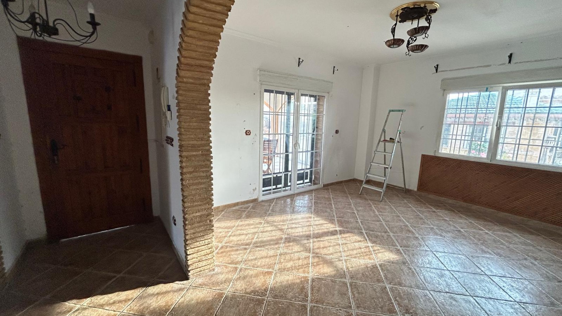 Videresalg - Finca landejendom -
Catral