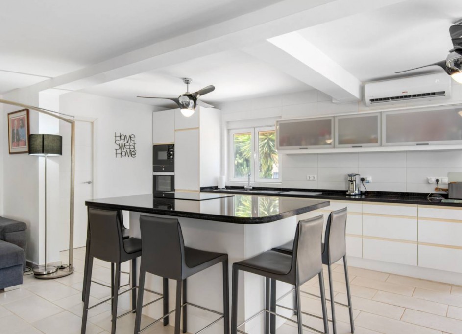 Videresalg - Finca landejendom -
Catral