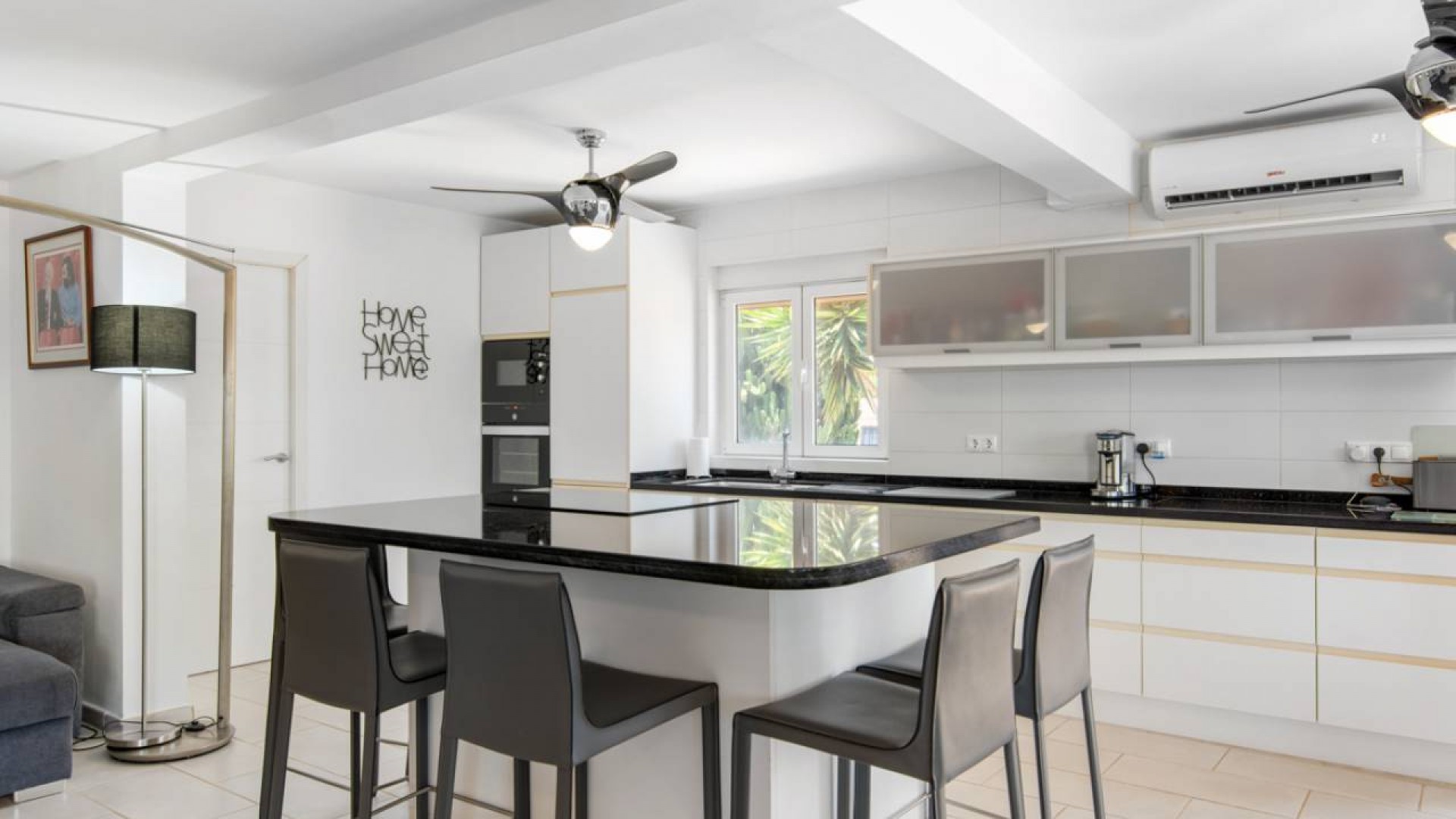 Videresalg - Finca landejendom -
Catral