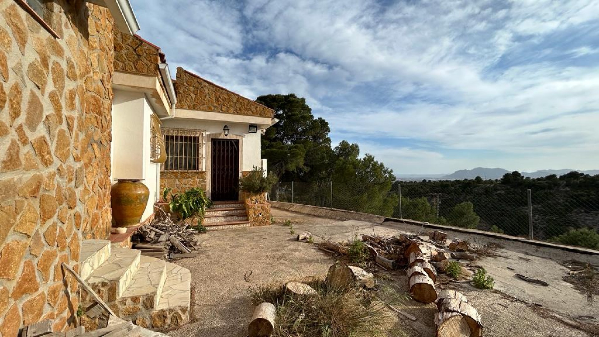 Videresalg - Finca landejendom -
Crevillente