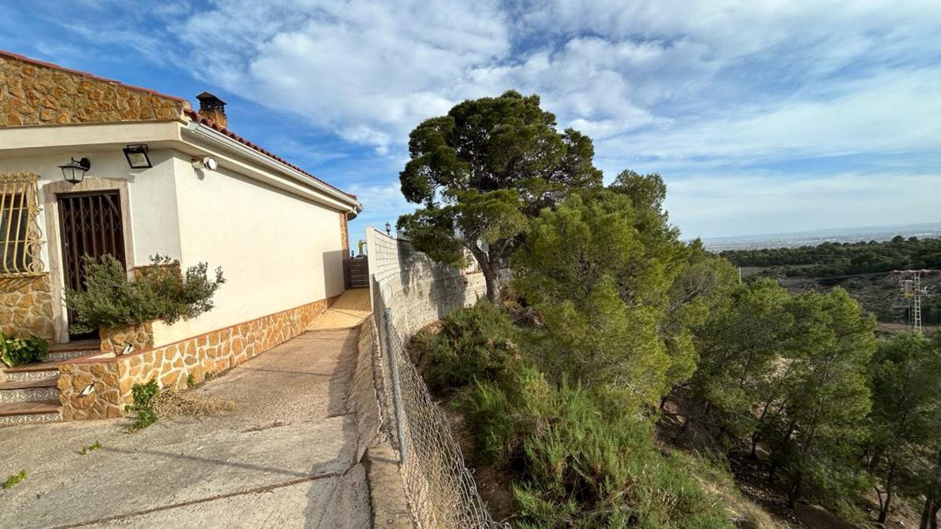 Videresalg - Finca landejendom -
Crevillente