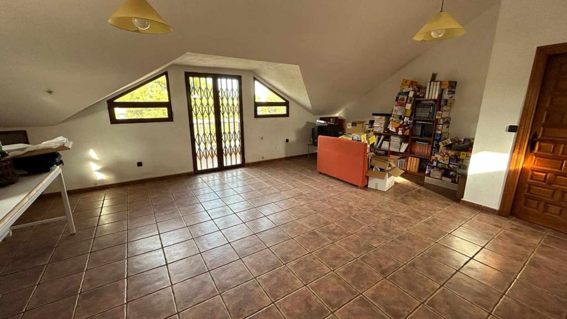 Videresalg - Finca landejendom -
Crevillente