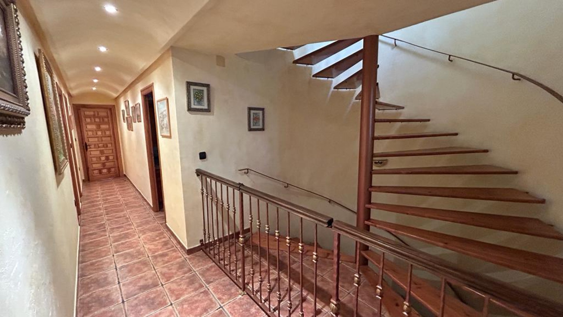 Videresalg - Finca landejendom -
Crevillente