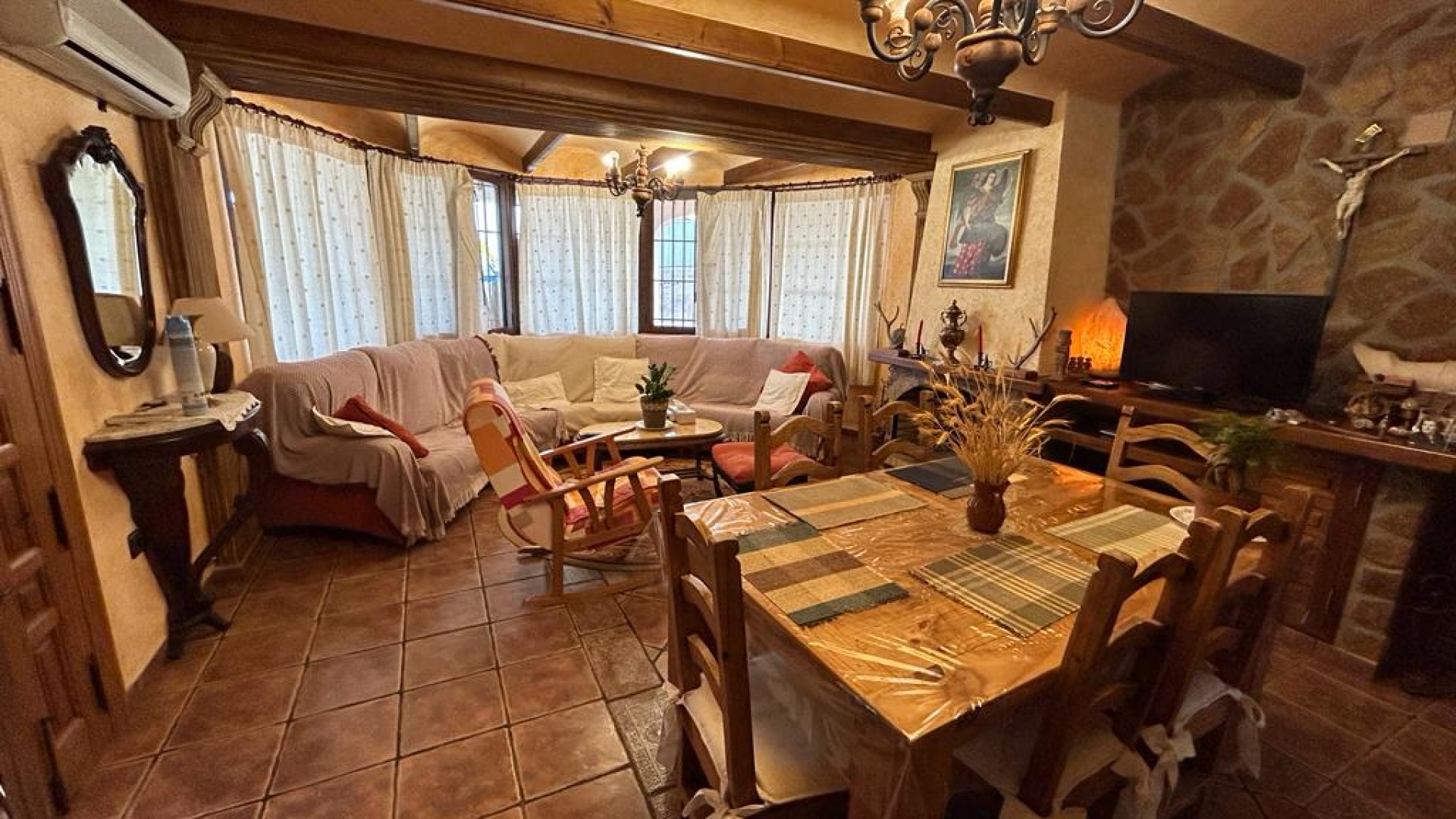 Videresalg - Finca landejendom -
Crevillente