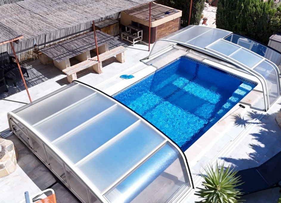 Videresalg - Finca landejendom -
Crevillente