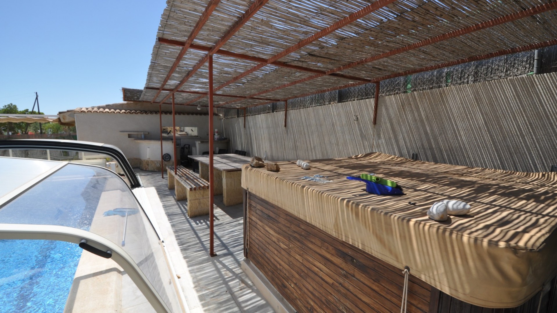 Videresalg - Finca landejendom -
Crevillente