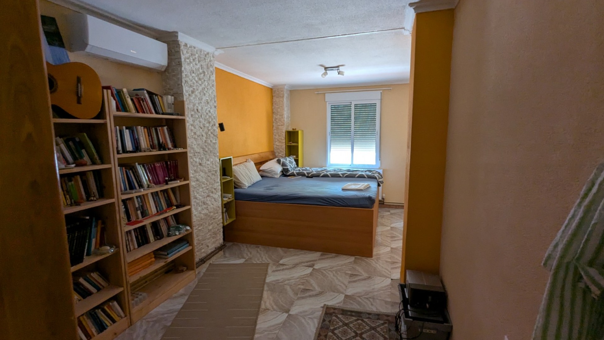 Videresalg - Finca landejendom -
Crevillente