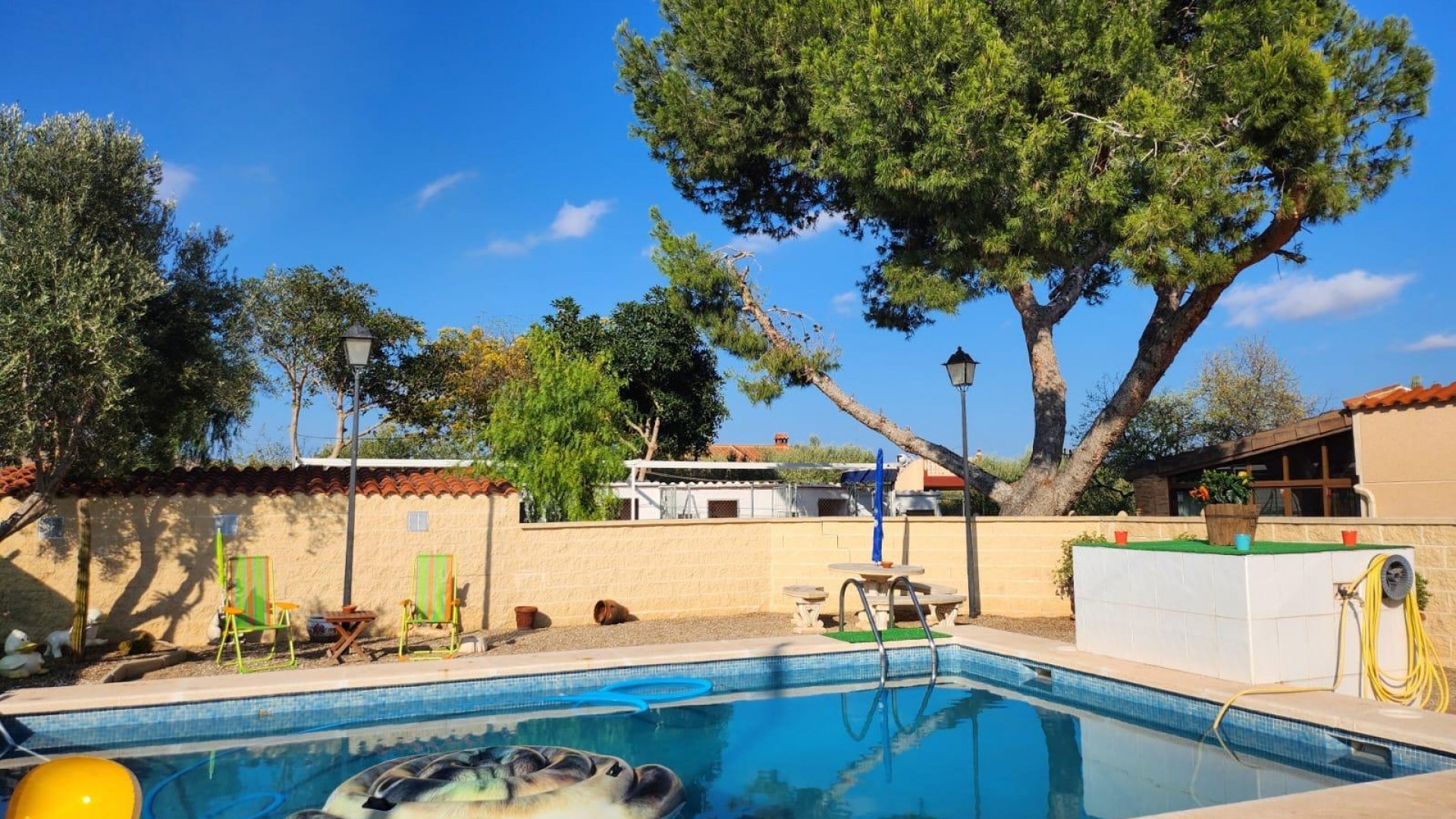 Videresalg - Finca landejendom -
Elche