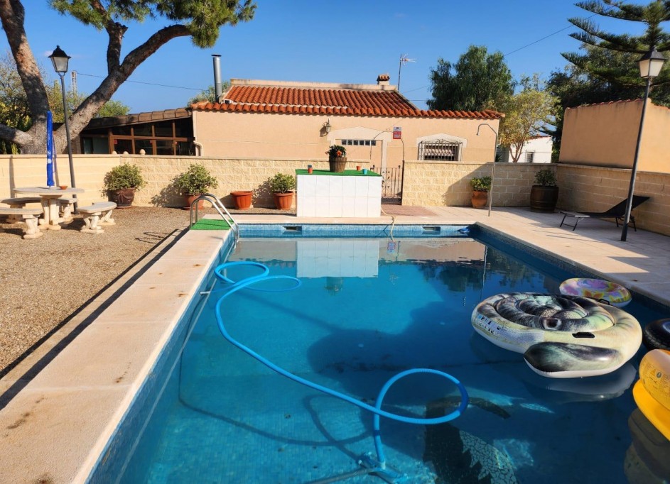 Videresalg - Finca landejendom -
Elche