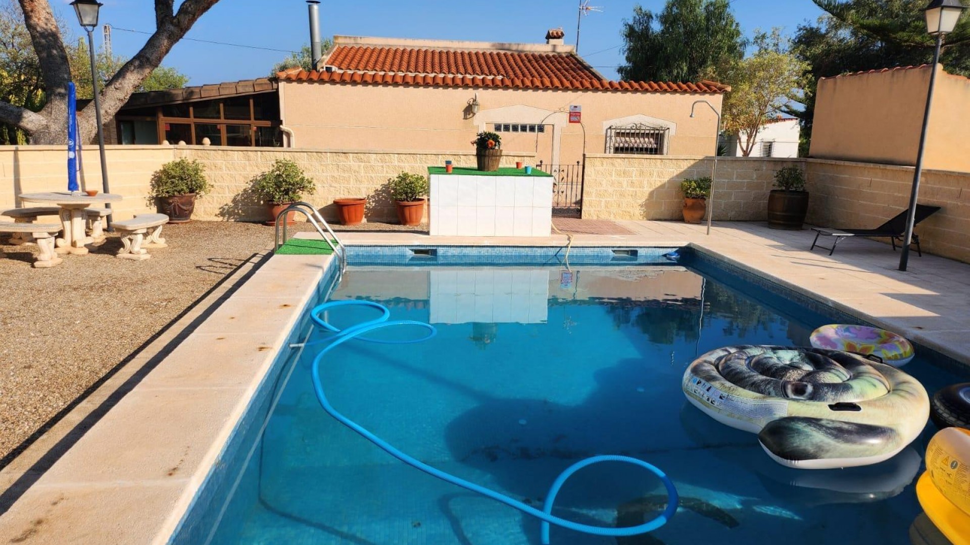 Videresalg - Finca landejendom -
Elche