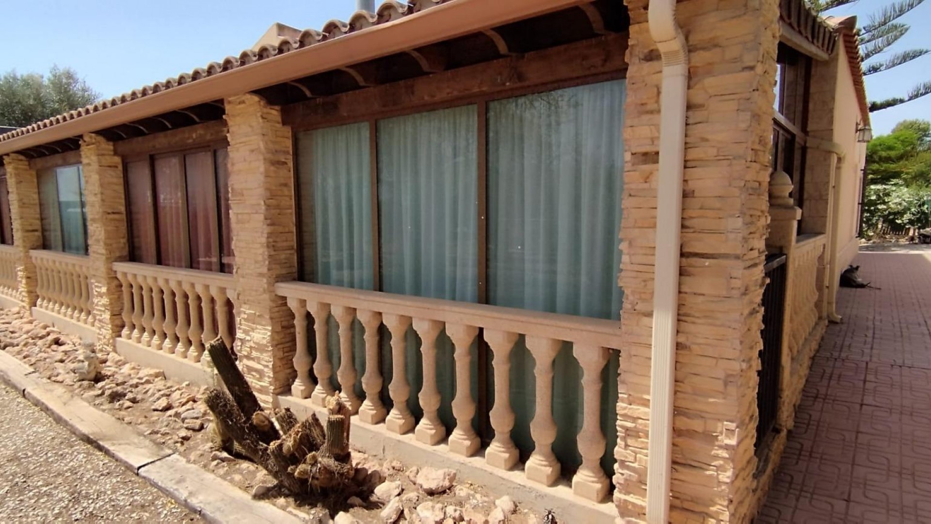 Videresalg - Finca landejendom -
Elche