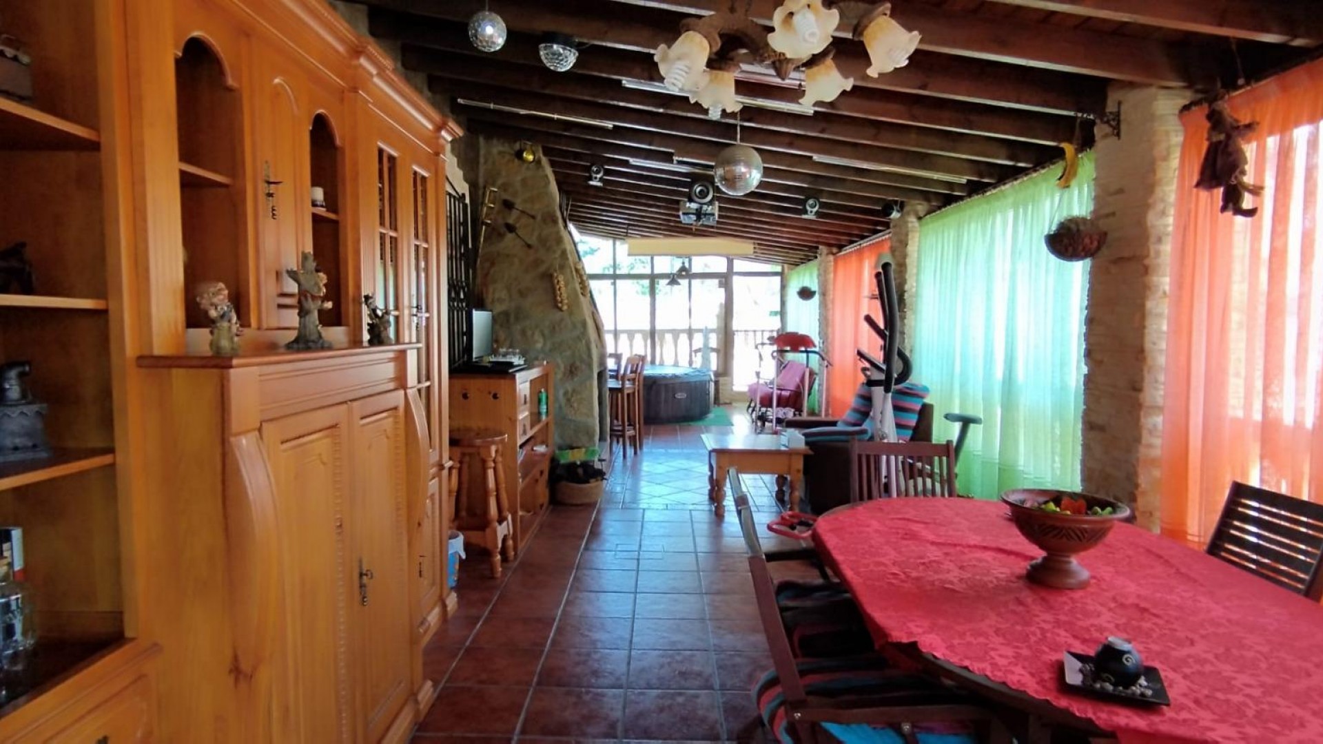 Videresalg - Finca landejendom -
Elche