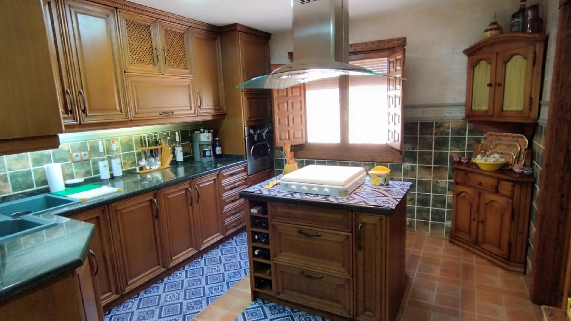 Videresalg - Finca landejendom -
Elche