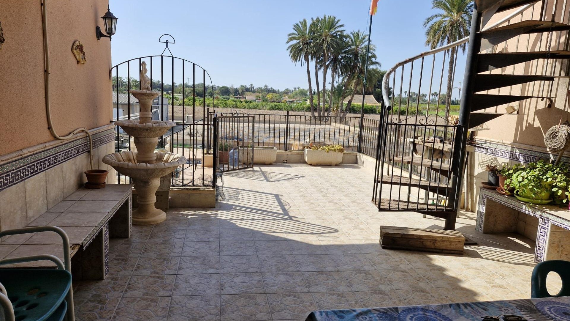 Videresalg - Finca landejendom -
Elche