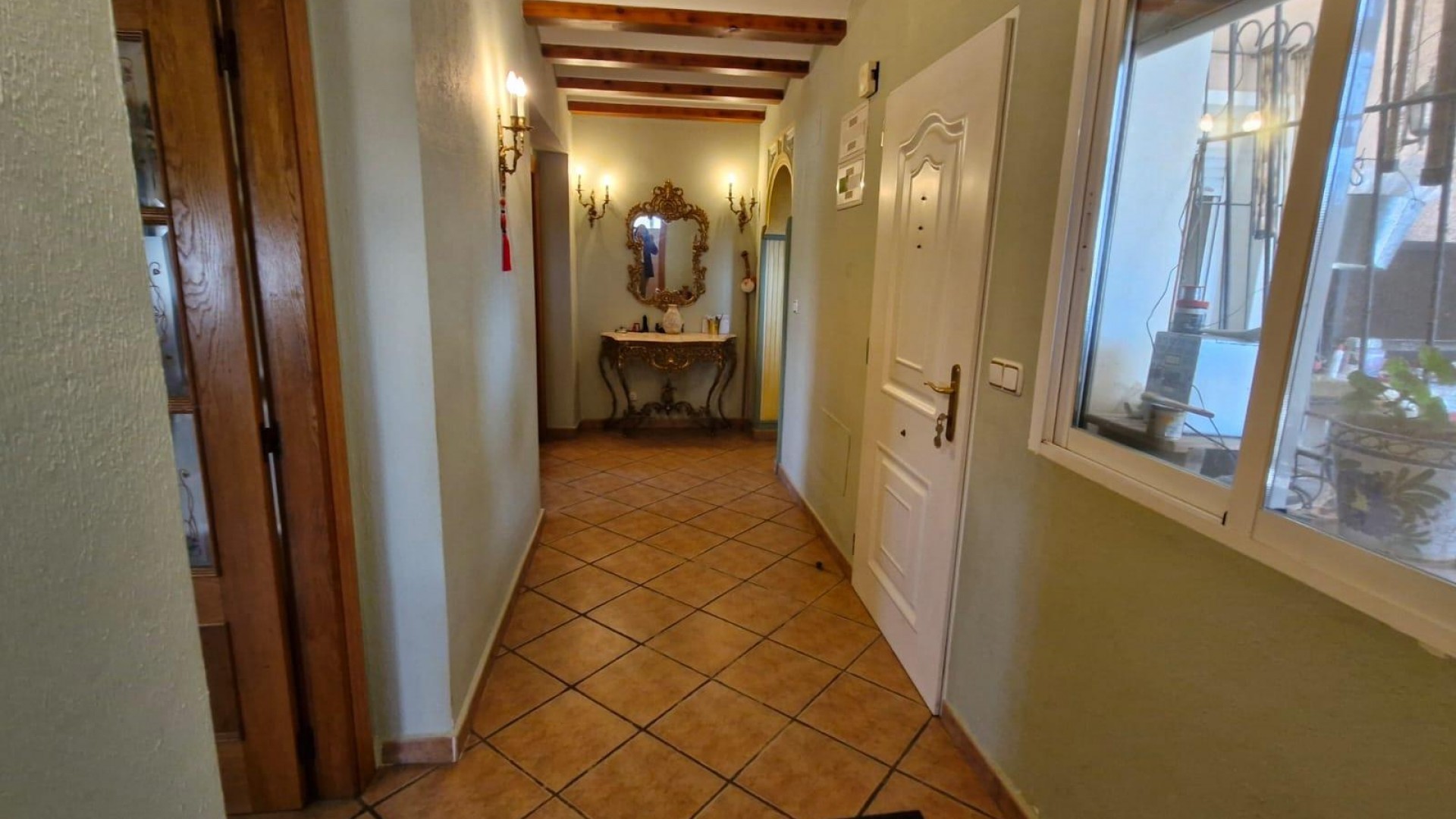 Videresalg - Finca landejendom -
Elche