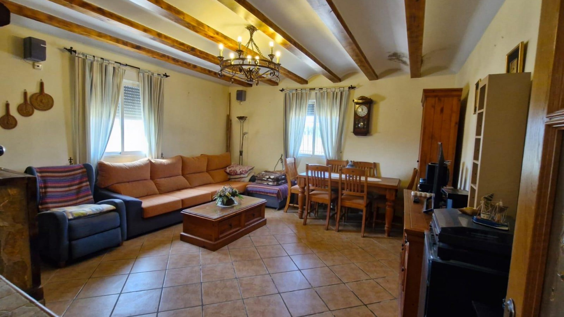 Videresalg - Finca landejendom -
Elche