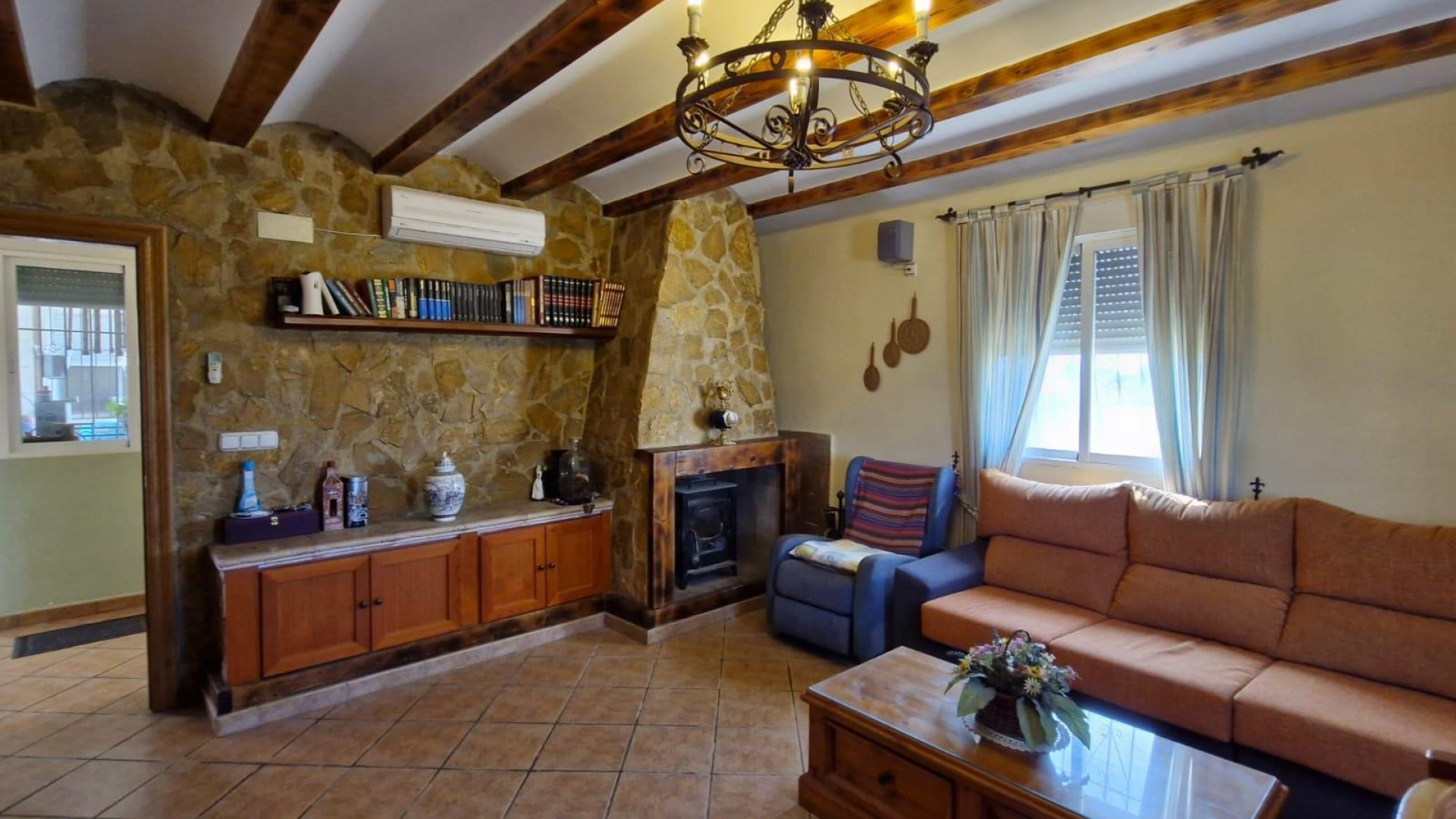 Videresalg - Finca landejendom -
Elche