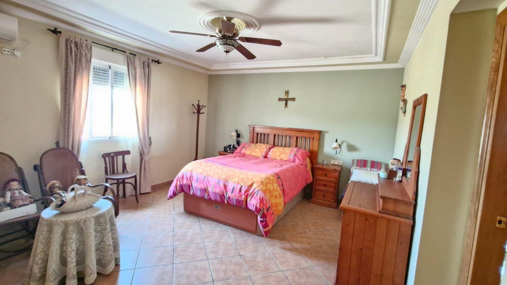 Videresalg - Finca landejendom -
Elche