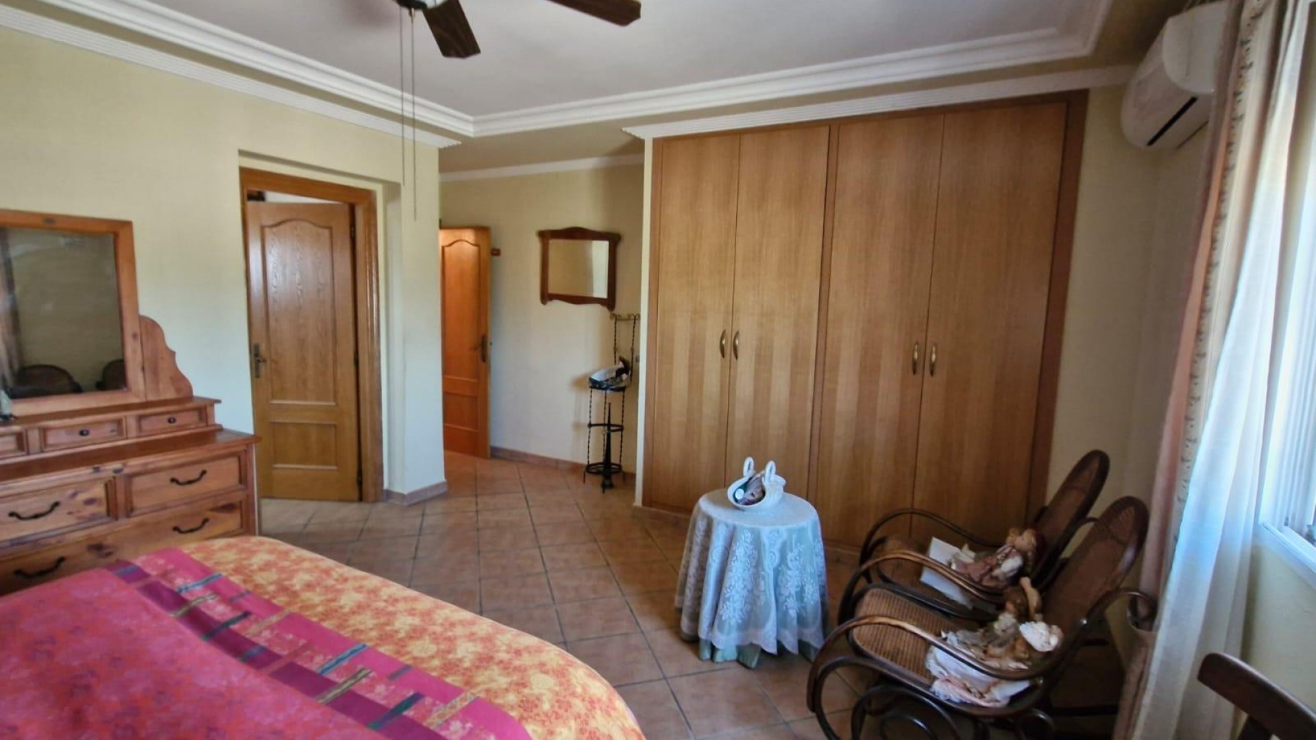 Videresalg - Finca landejendom -
Elche