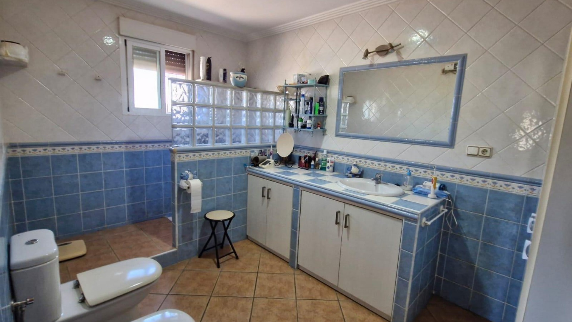 Videresalg - Finca landejendom -
Elche