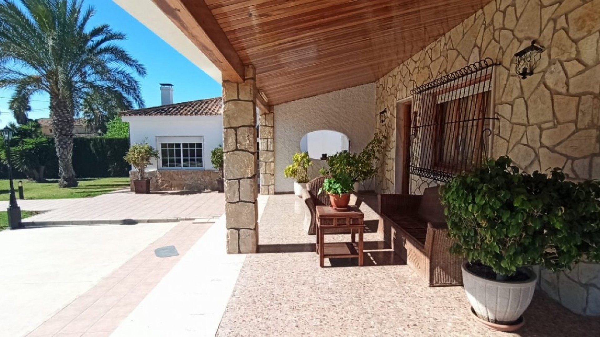 Videresalg - Finca landejendom -
Elche