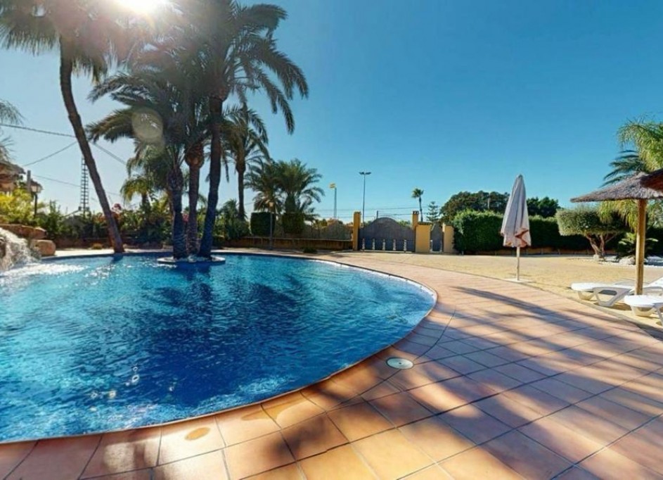 Videresalg - Finca landejendom -
Elche