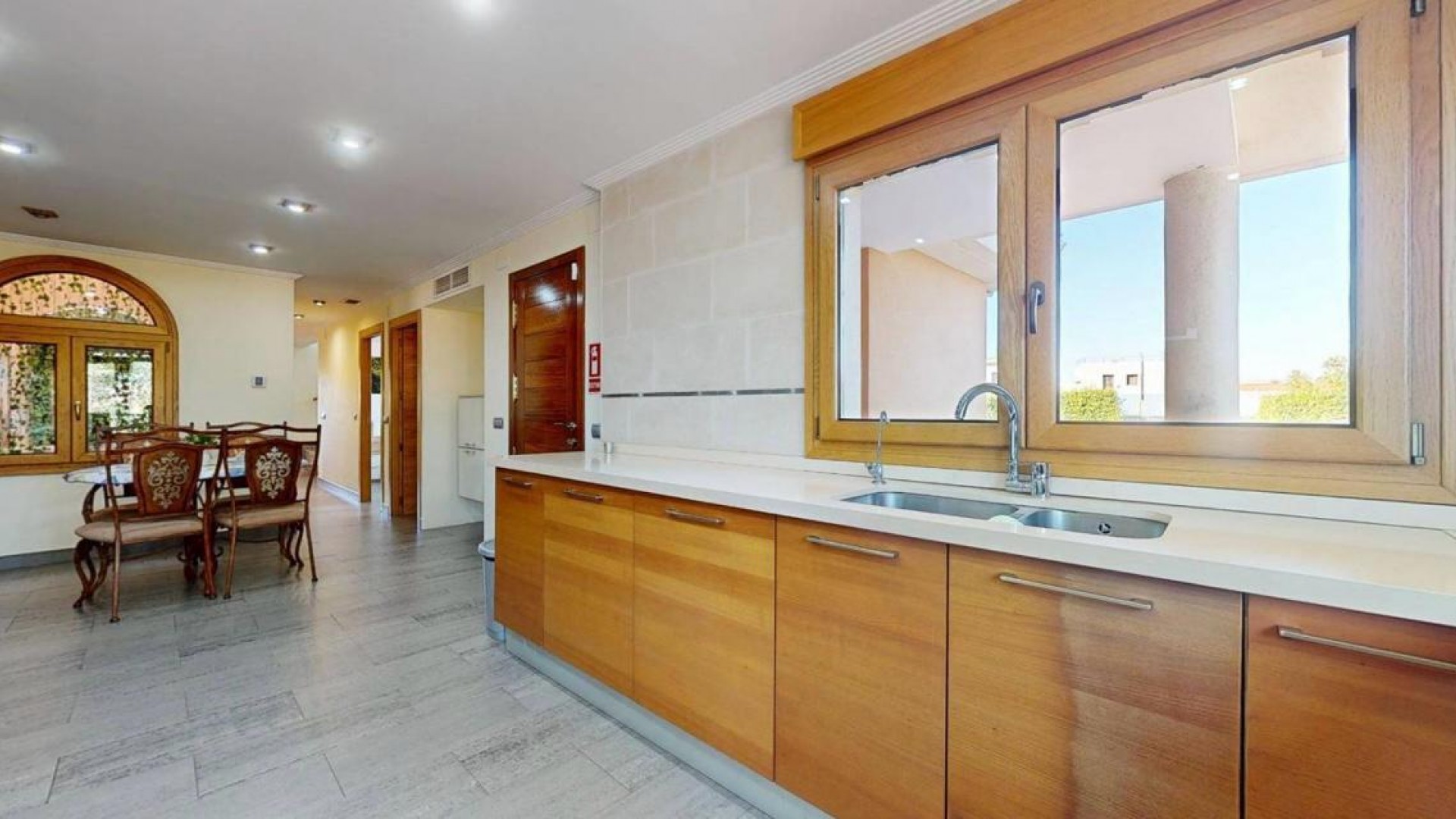 Videresalg - Finca landejendom -
Elche