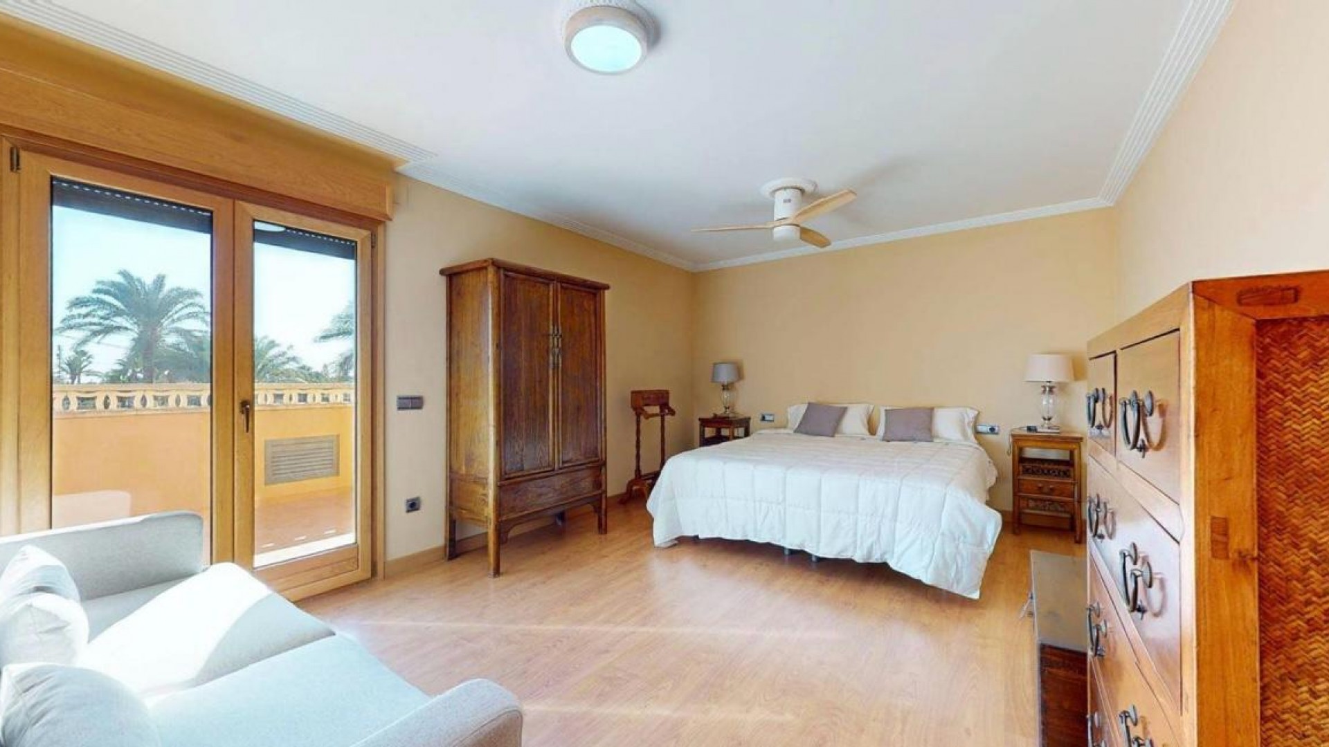 Videresalg - Finca landejendom -
Elche