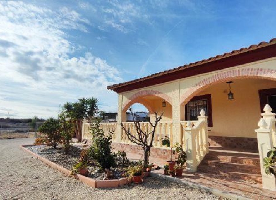 Videresalg - Finca landejendom -
Fortuna