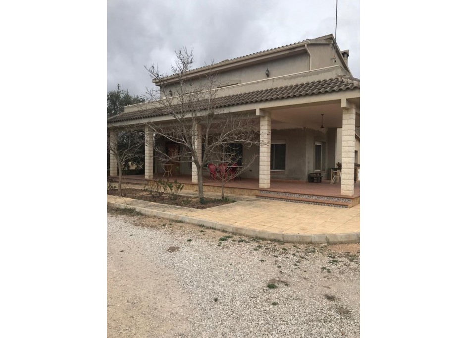 Videresalg - Finca landejendom -
Hondón de las Nieves