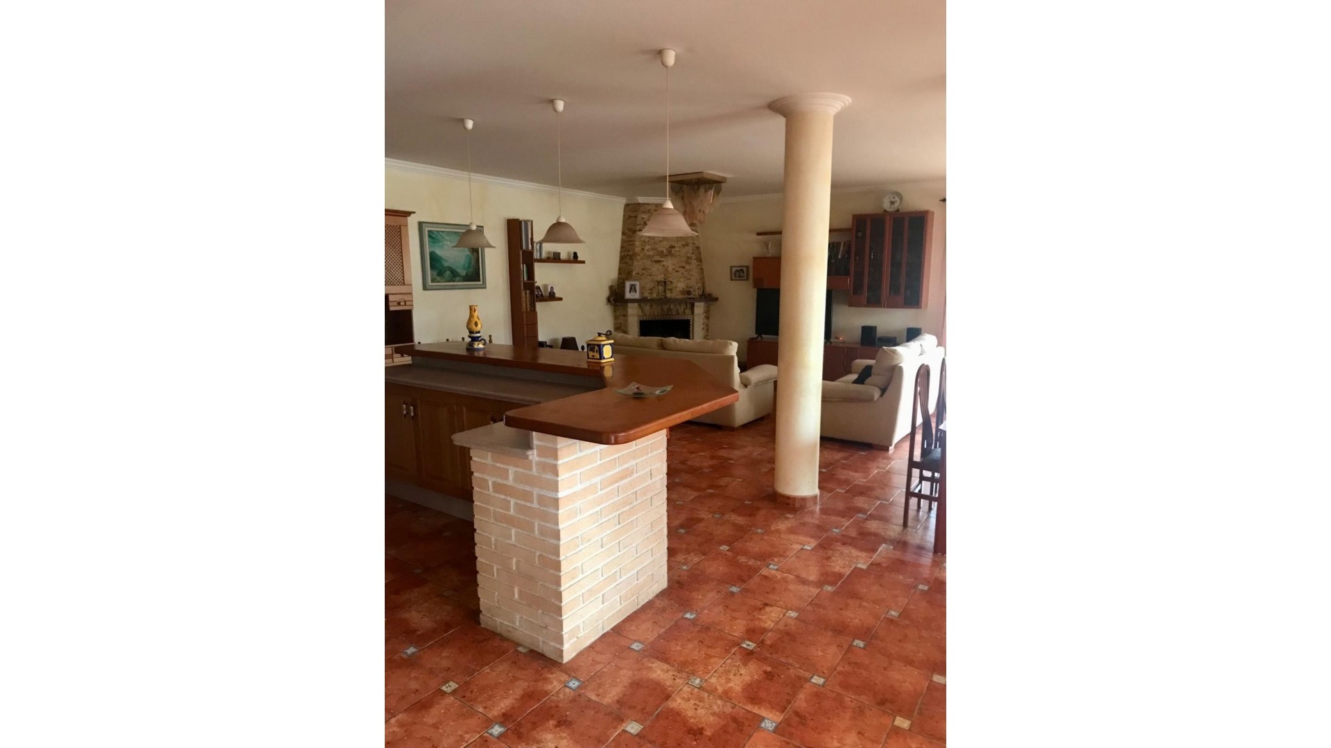 Videresalg - Finca landejendom -
Hondón de las Nieves