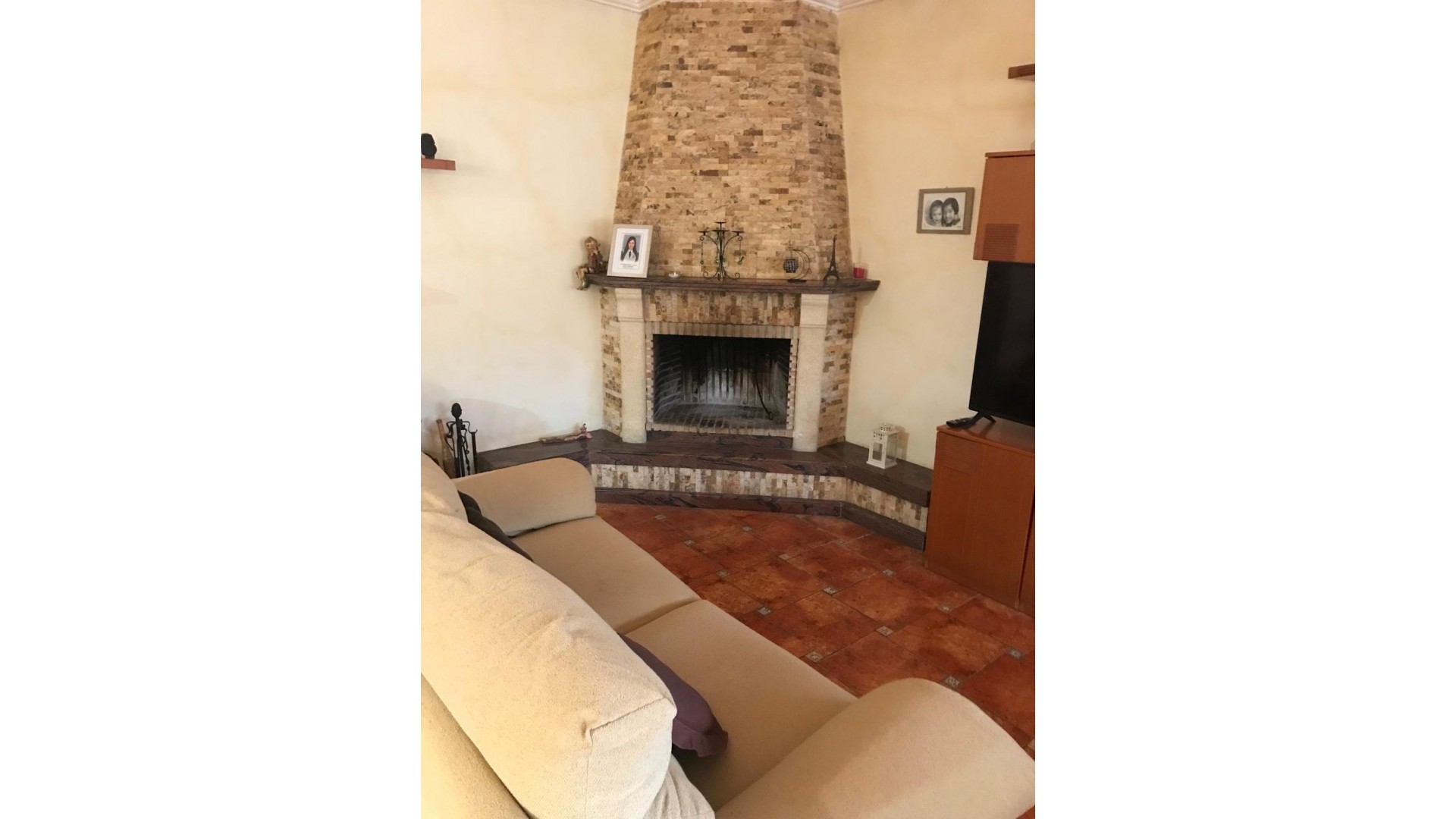 Videresalg - Finca landejendom -
Hondón de las Nieves