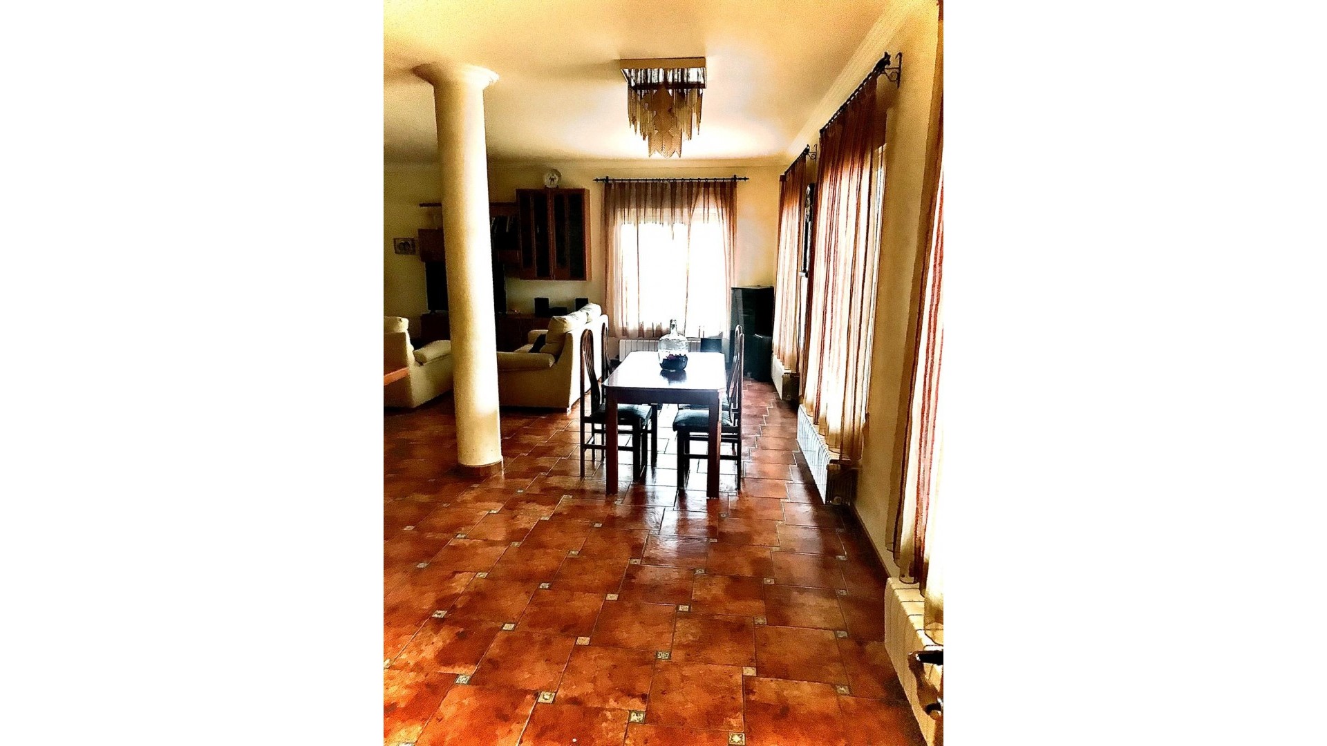 Videresalg - Finca landejendom -
Hondón de las Nieves