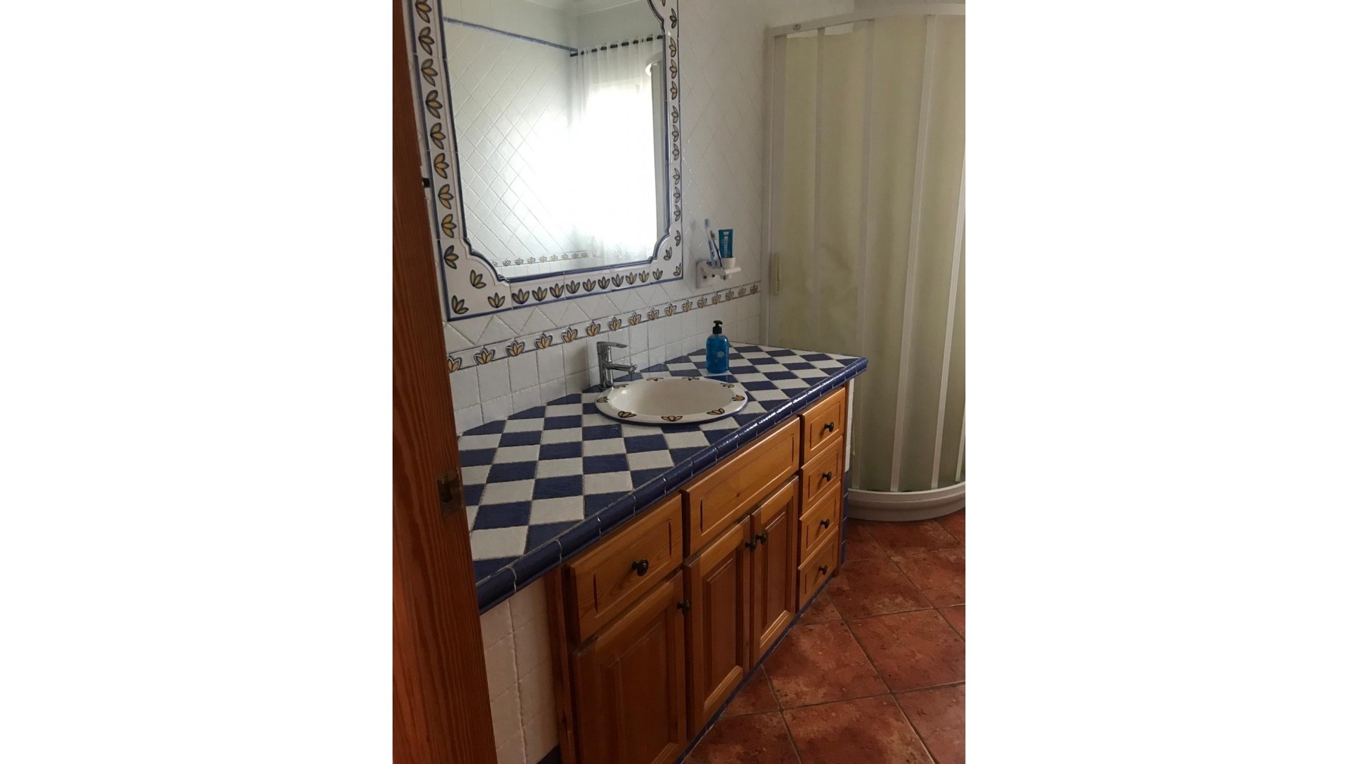 Videresalg - Finca landejendom -
Hondón de las Nieves