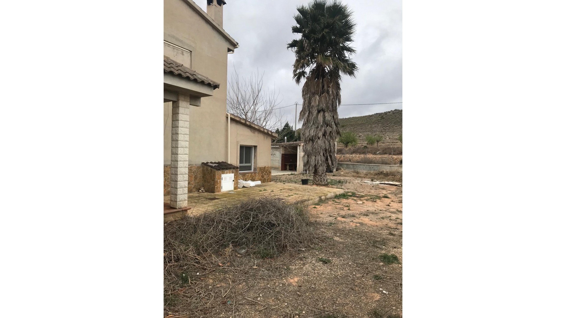 Videresalg - Finca landejendom -
Hondón de las Nieves