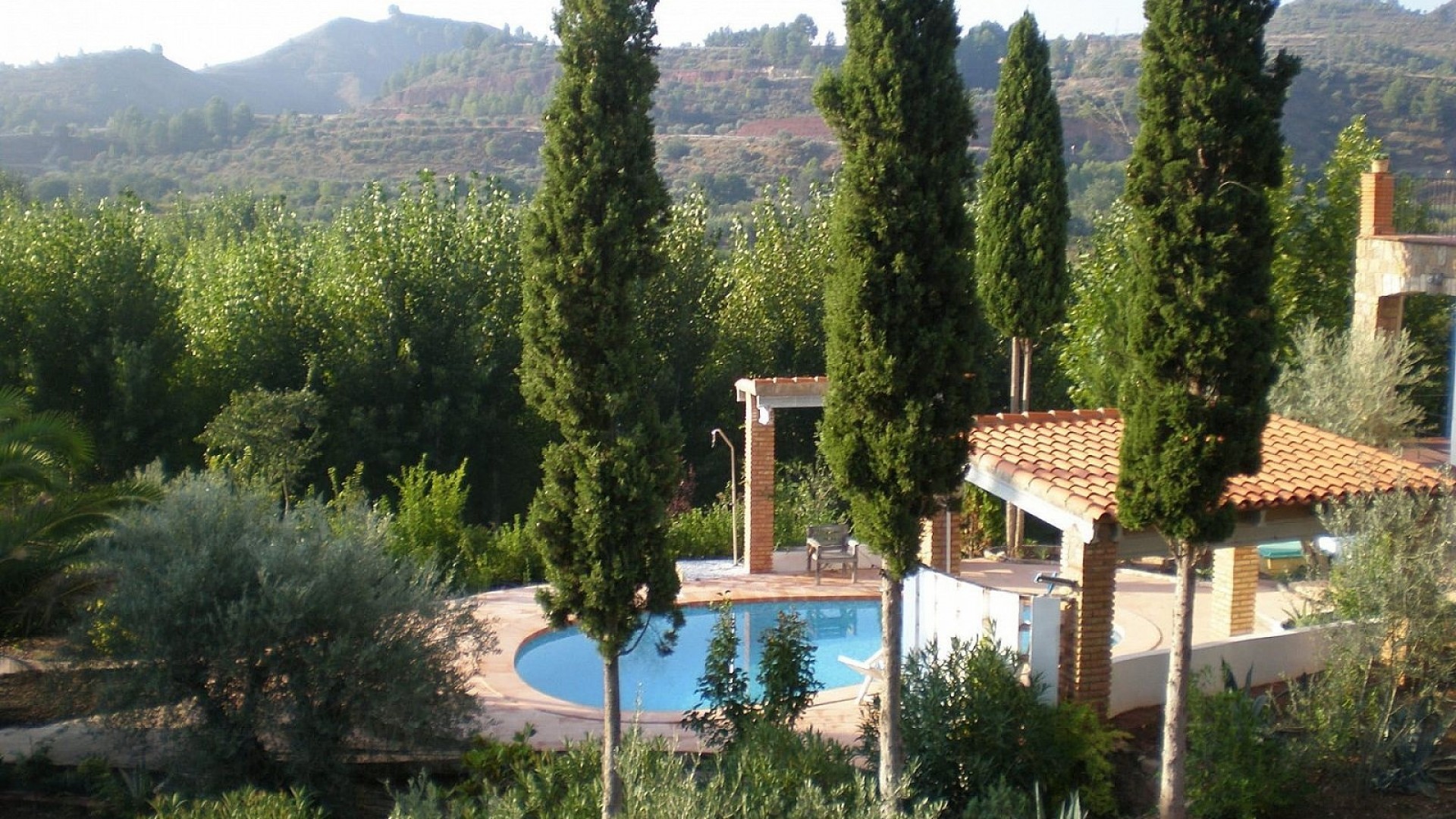 Videresalg - Finca landejendom -
Jalance