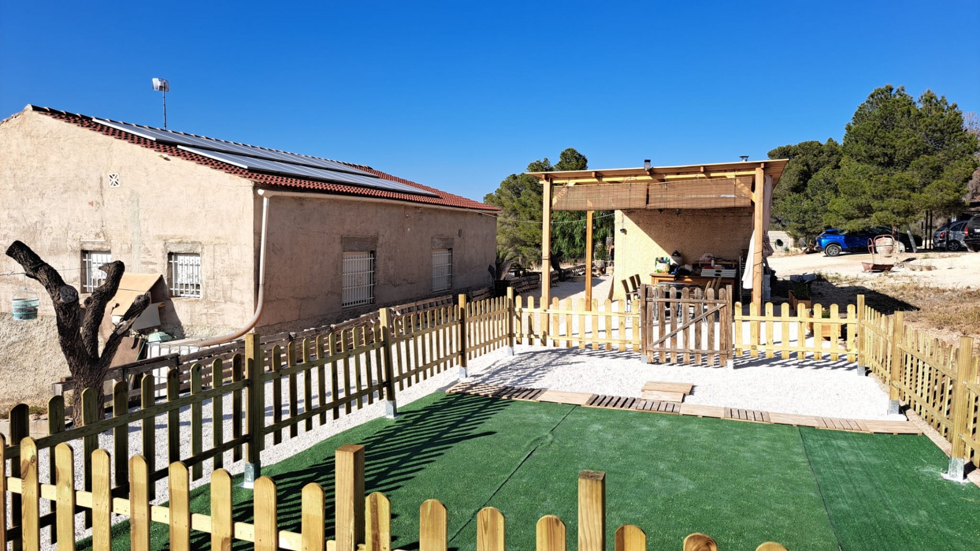 Videresalg - Finca landejendom -
La Romana