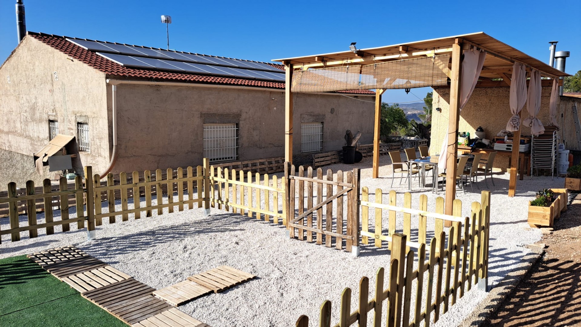 Videresalg - Finca landejendom -
La Romana