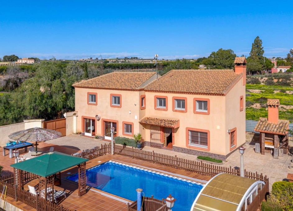 Videresalg - Finca landejendom -
Los Montesinos