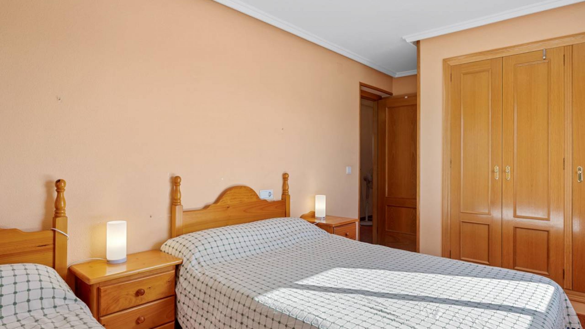 Videresalg - Finca landejendom -
Los Montesinos