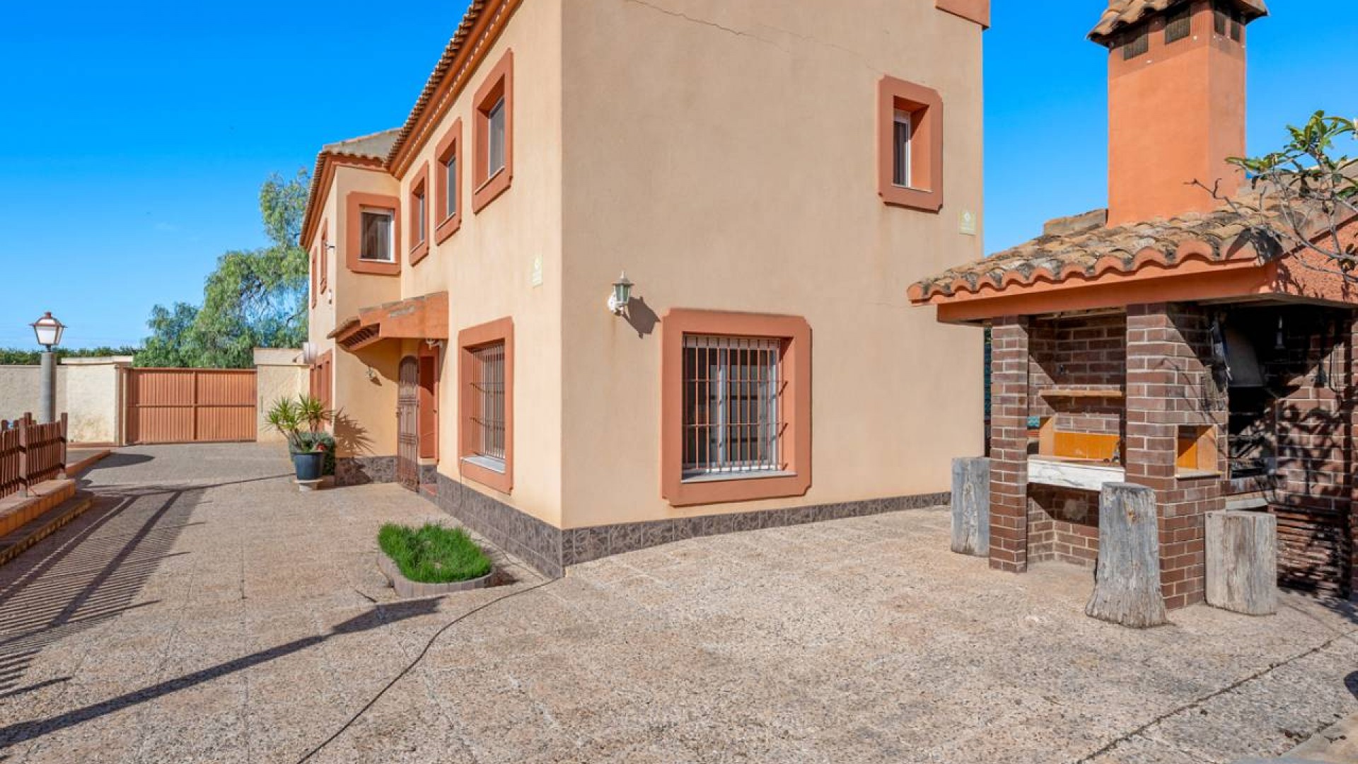 Videresalg - Finca landejendom -
Los Montesinos