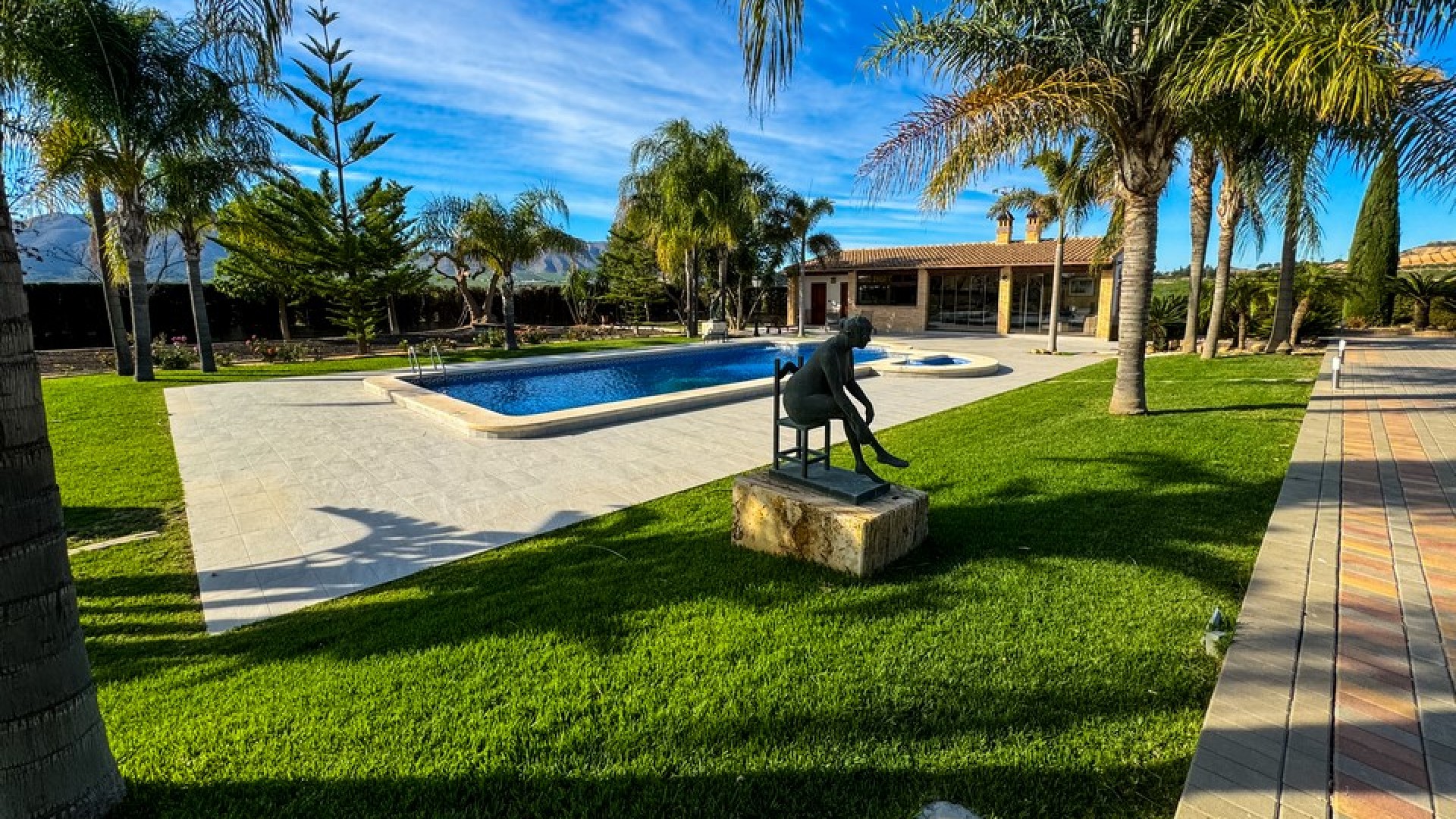 Videresalg - Finca landejendom -
Orihuela