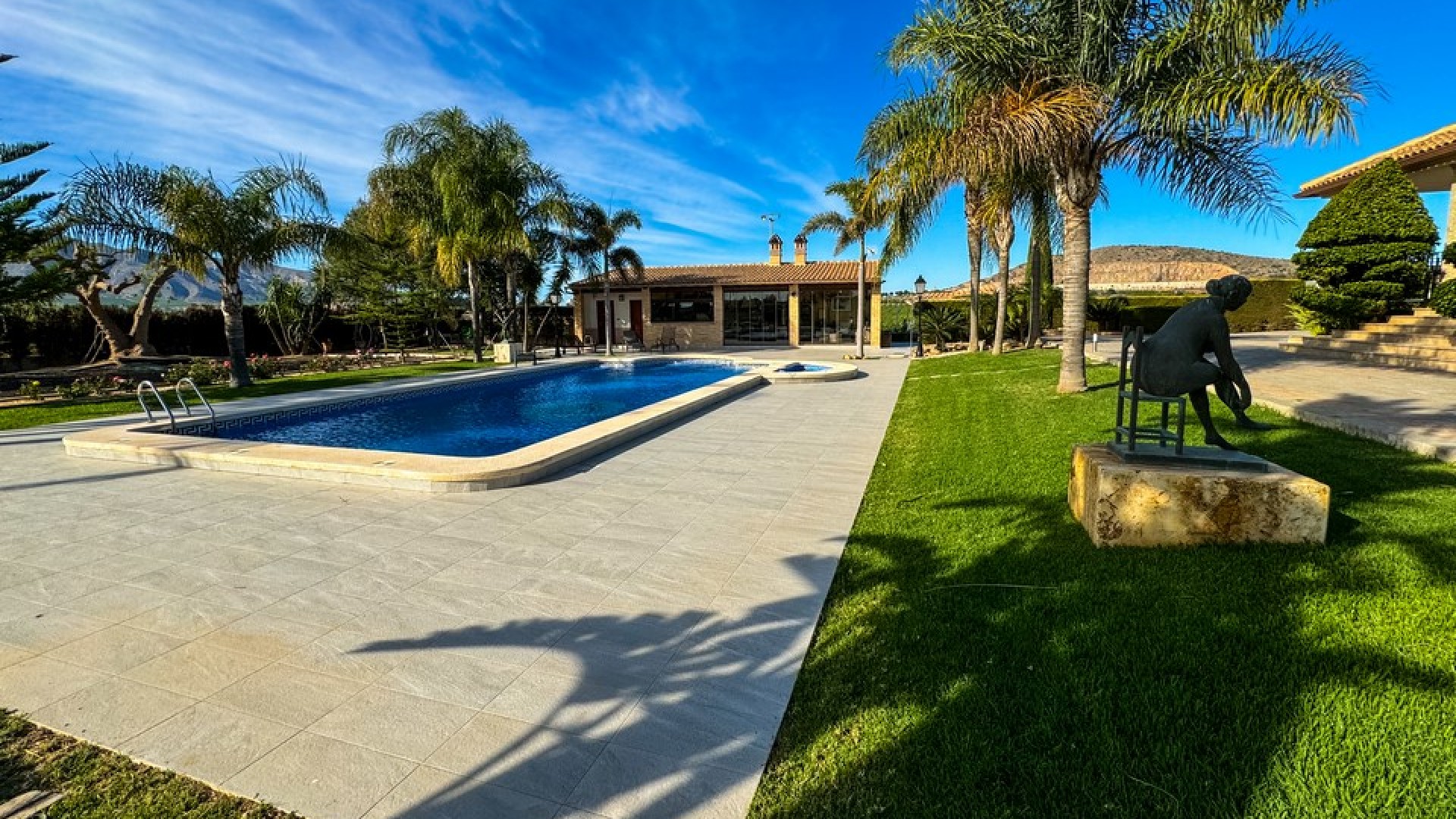 Videresalg - Finca landejendom -
Orihuela