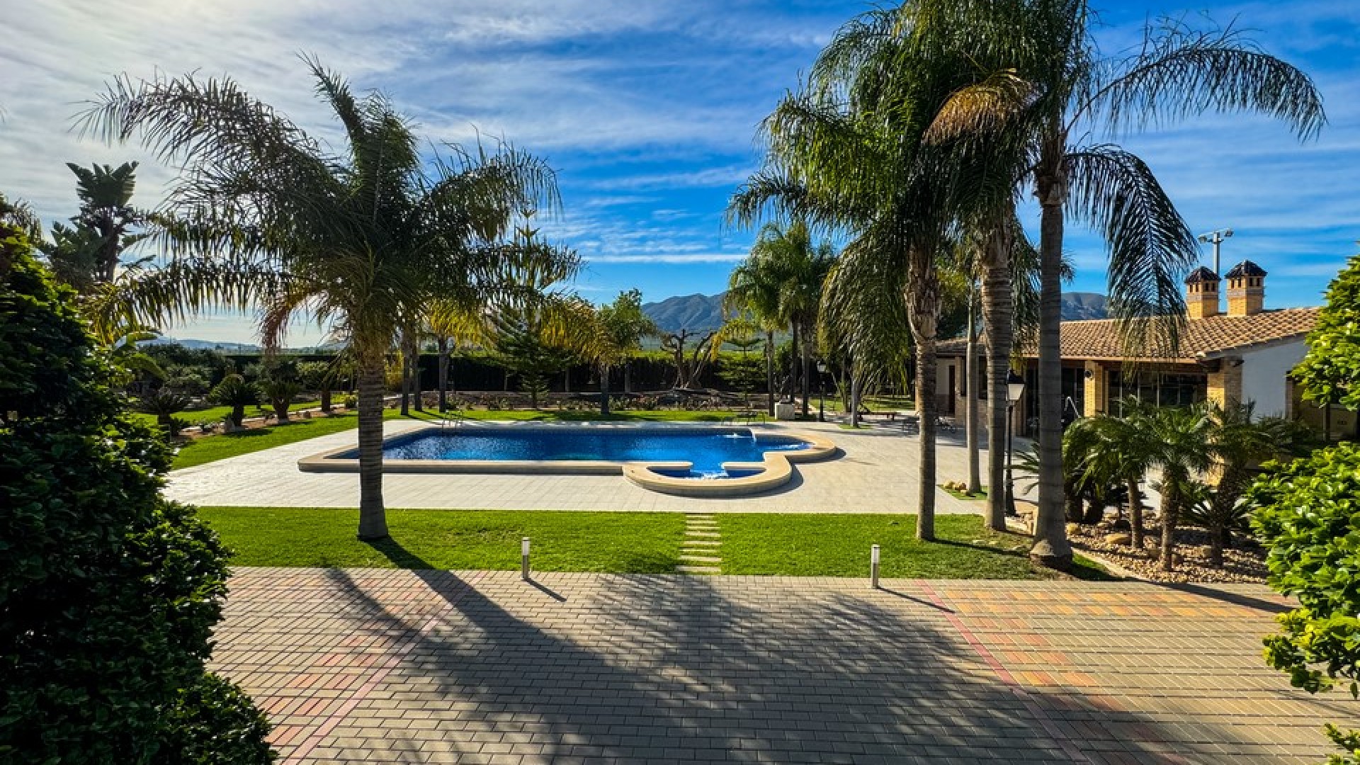 Videresalg - Finca landejendom -
Orihuela